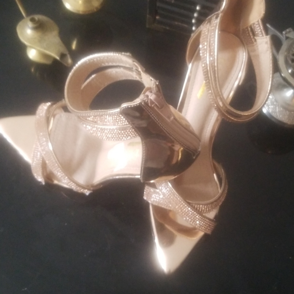 Womens 6.5 rose gold pointed open toed stiletto